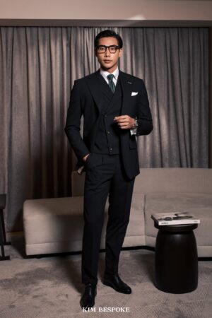 Alternative view of Capsule Wardrobe | Look 1: NOIR