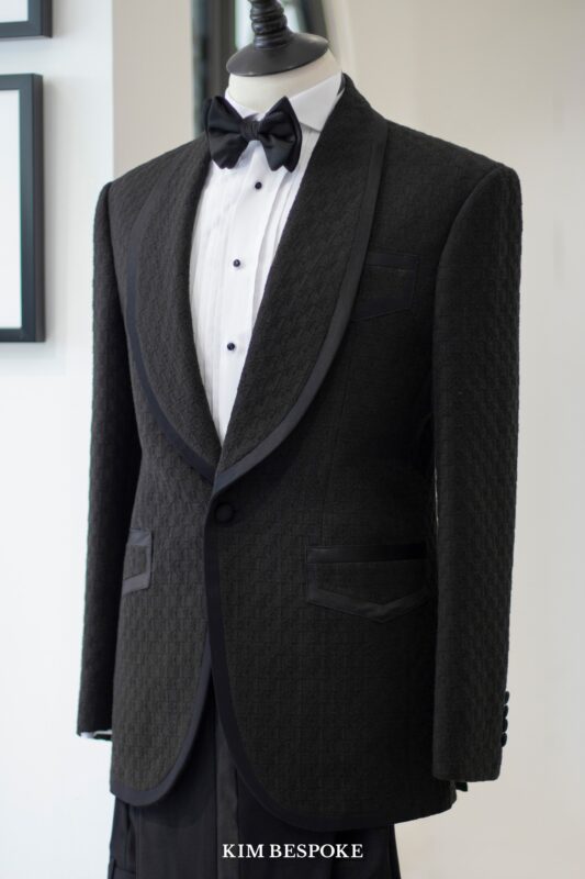 Black Tuxedo | A moment that holds every ounce of love on the aisle