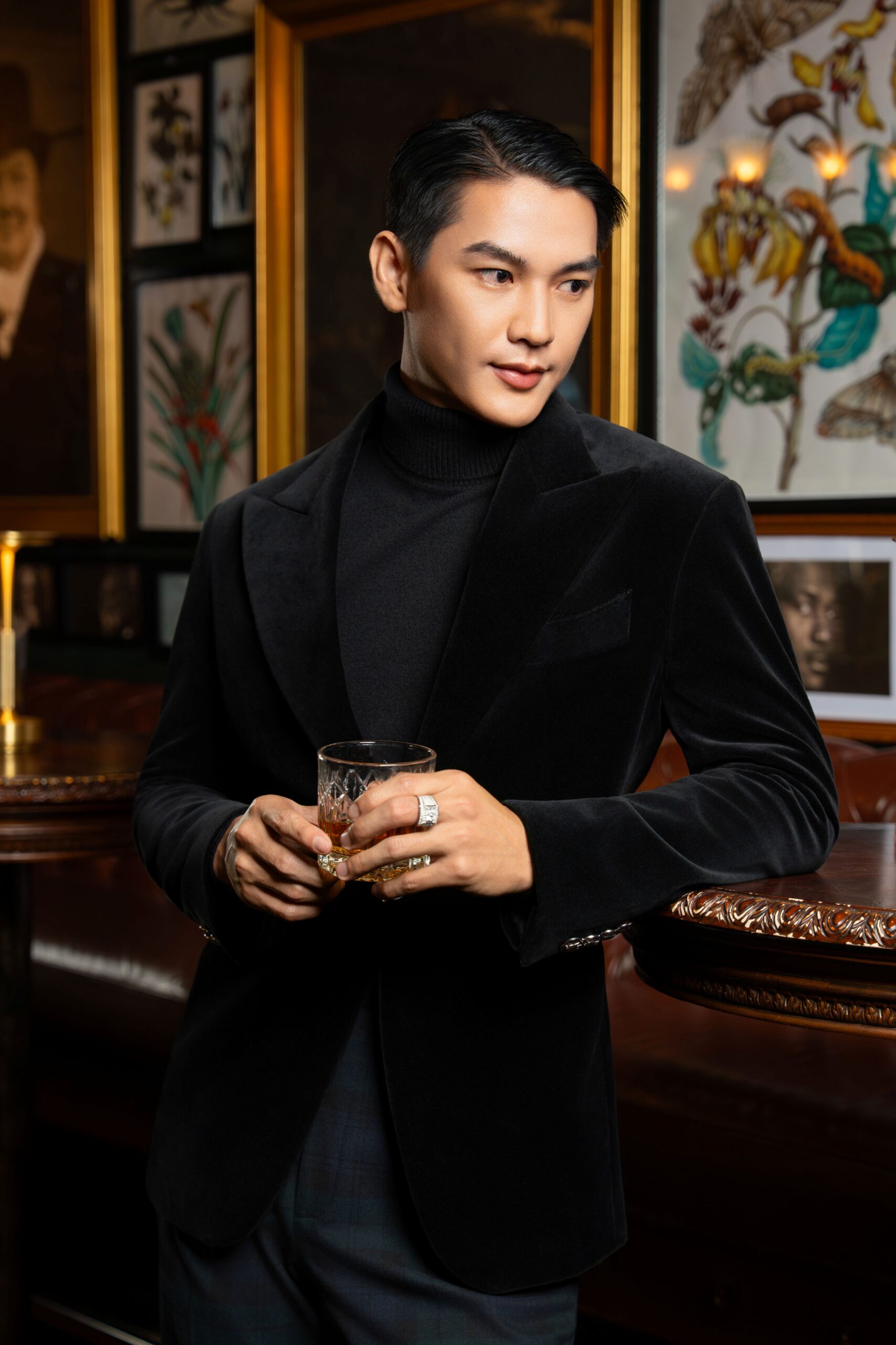 Noir & Ivory | Look 4: Noir de Minuit - Image 6